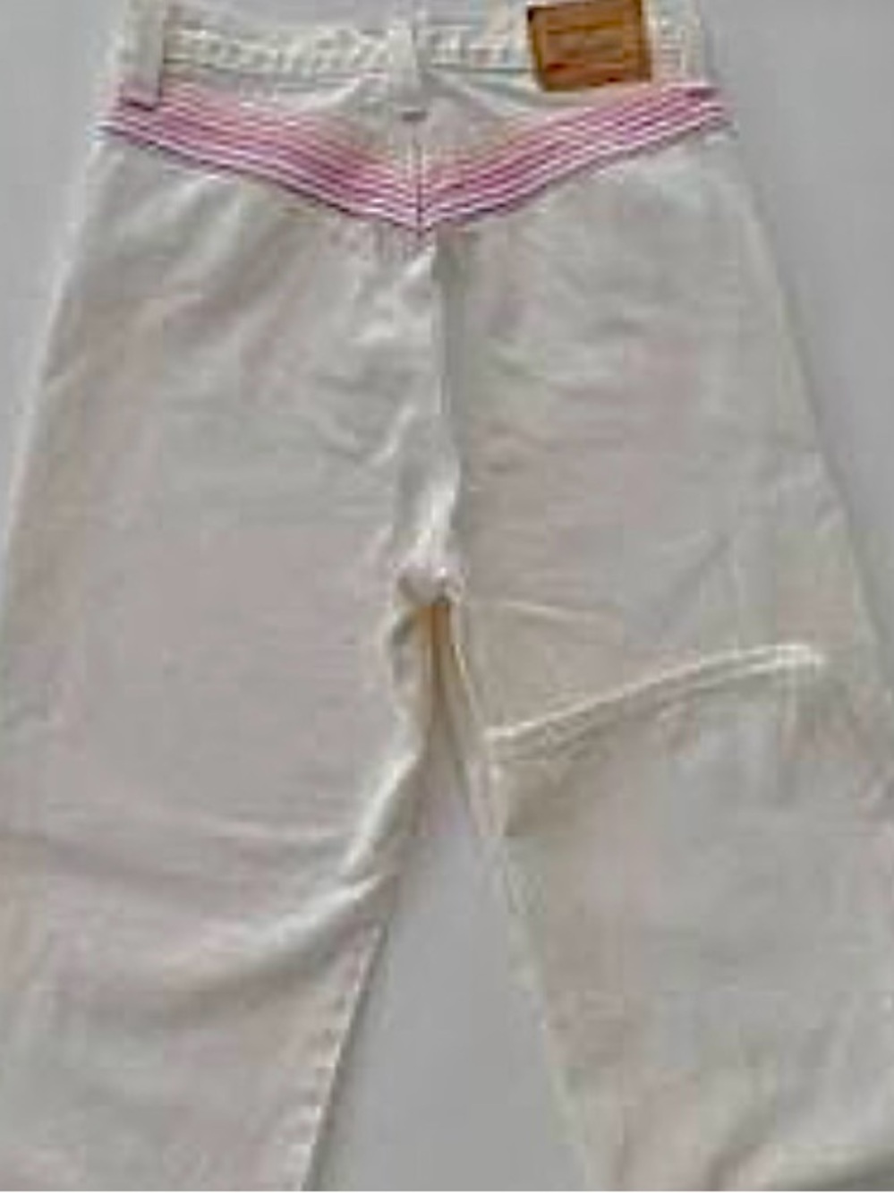 Real Levi’s Ribcage Super High Rise 70s Rear Chevron V Stitching-Button Fly - Picture 2 of 16